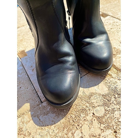 Simply Vera Vera Wang Leather Ankle Booties | Color: Black | Size: 6 Med - Picture 7 of 8